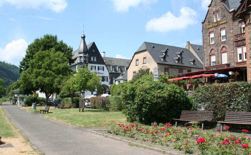 Hotel Vier Loewen Traben-Trarbach Exterior photo